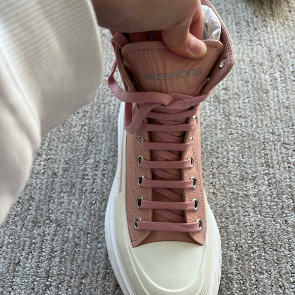 Alexander McQueen Women’s Tread Slick Boots in Pink/White - Picture 2 of 15